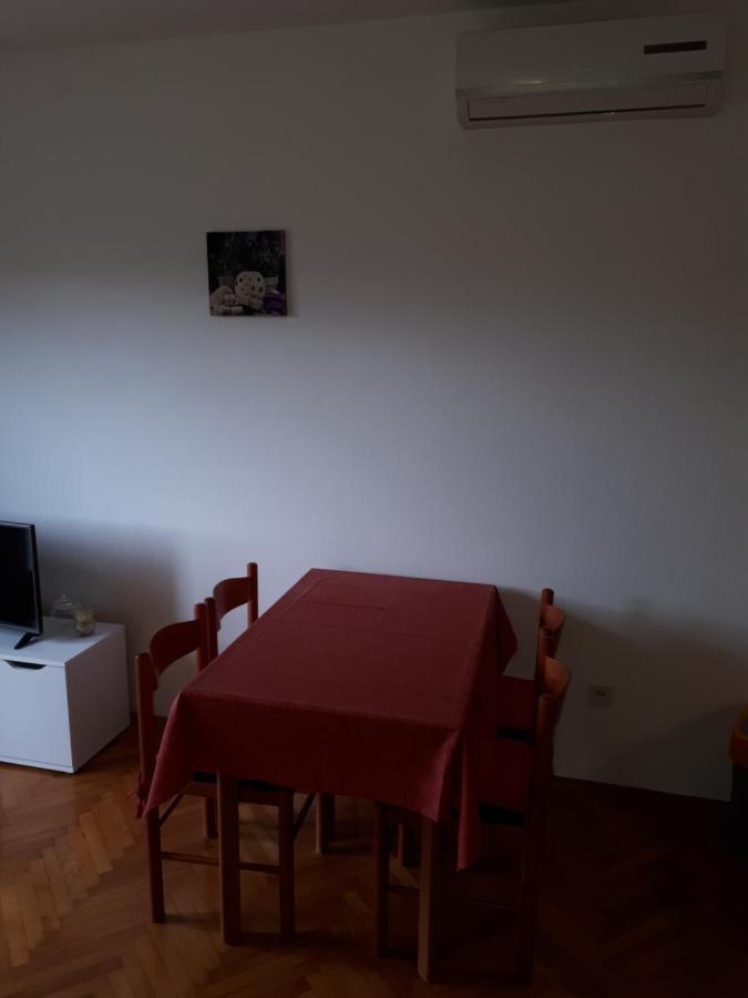 Apartment Groundfloor Jelsa  Exterior photo
